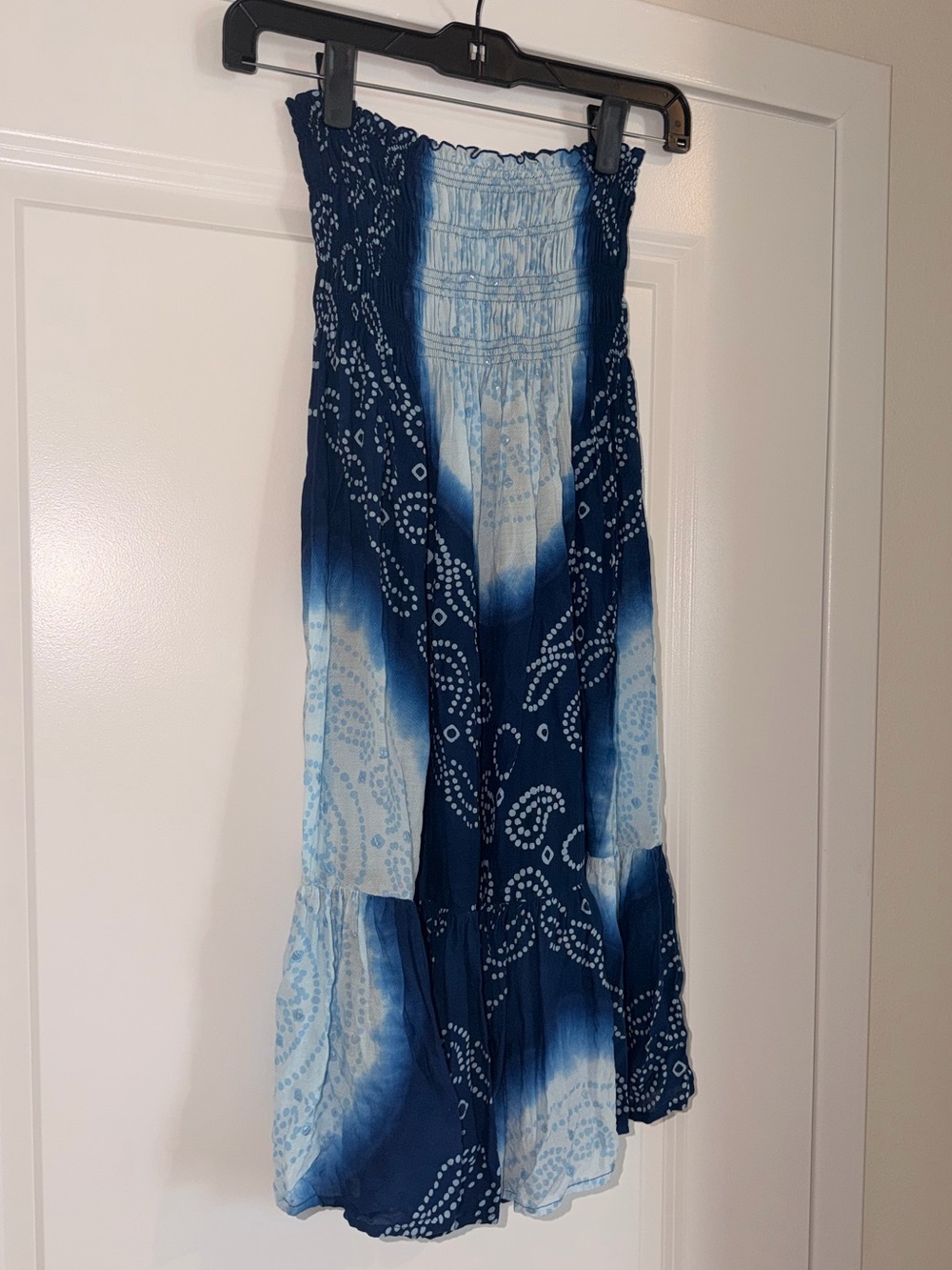 Cool Change Blue & White Tie-Dye Smocked Dress Swimsuit Coverup (Size S/M)